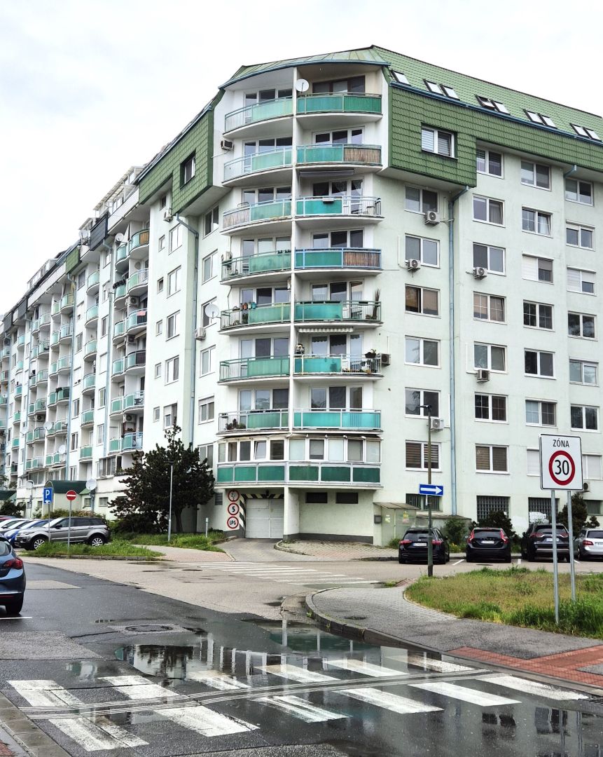 Bratislava - Vrakuňa, 2 izbový byt + kk