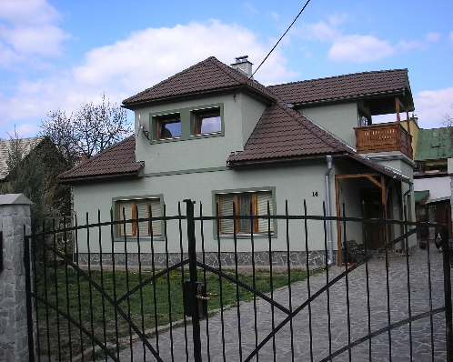 Rodinný dom B. Bystrica, Stromová ulica.