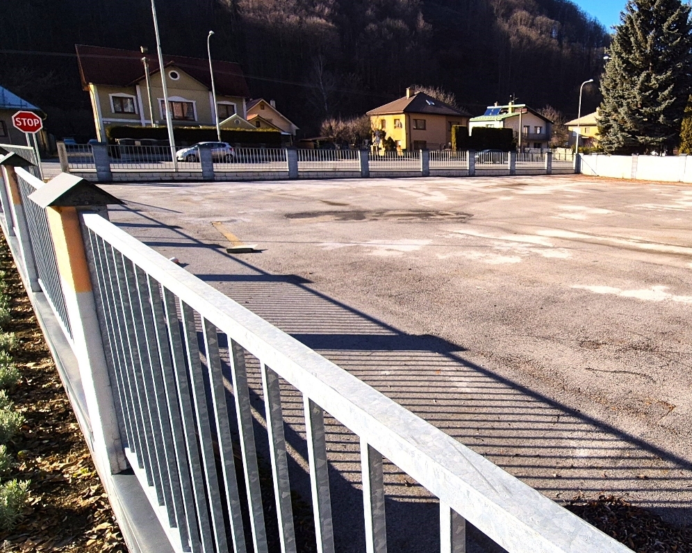 Odstavná plocha 1000 m2